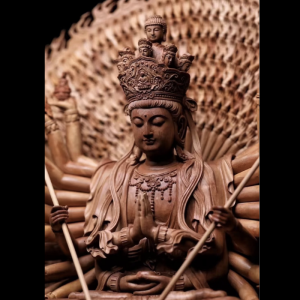 Alternative view of Tượng Quán Thế Âm Nghìn Mắt Nghìn Tay