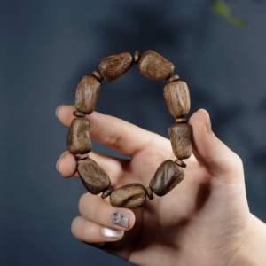 Vòng tay Trầm Hương Chìm cao cấp Lào