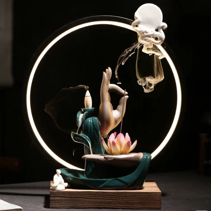 Thác Khói Tay Phật Nâng Hoa Sen Đèn Vòng