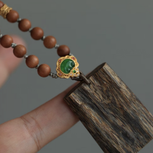 Alternative view of Vòng Cổ Trầm Hương Philippines Mix Vàng & Ngọc Tự Nhiên