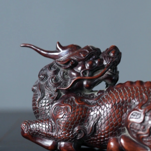 Alternative view of Tỳ Hưu Gỗ Trắc