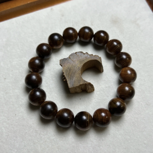 Vòng tay Trầm Hương Cao Cấp Chìm Nước Philippines