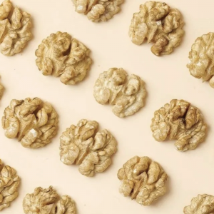 Alternative view of Hạt óc chó vàng