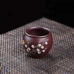 Alternative view of Chén Tử Sa Hoa Mai