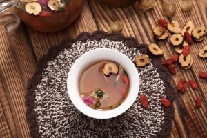 sử dụng trà dưỡng nhan