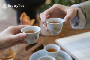 tiếp trà trong đối ẩm