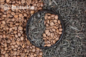 Caffeine trong trà mạn khác gì caffeine trong cà phê