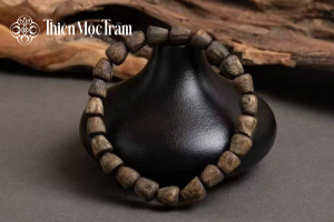 vòng tay trầm hương