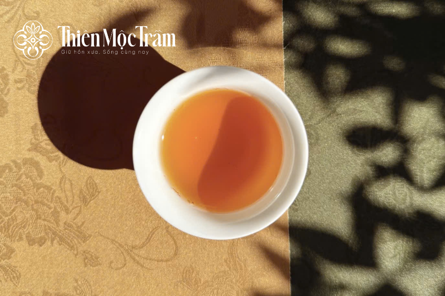 Chế biến hồng trà: Quy trình tạo nên hương vị ấm ngọt đặc trưng